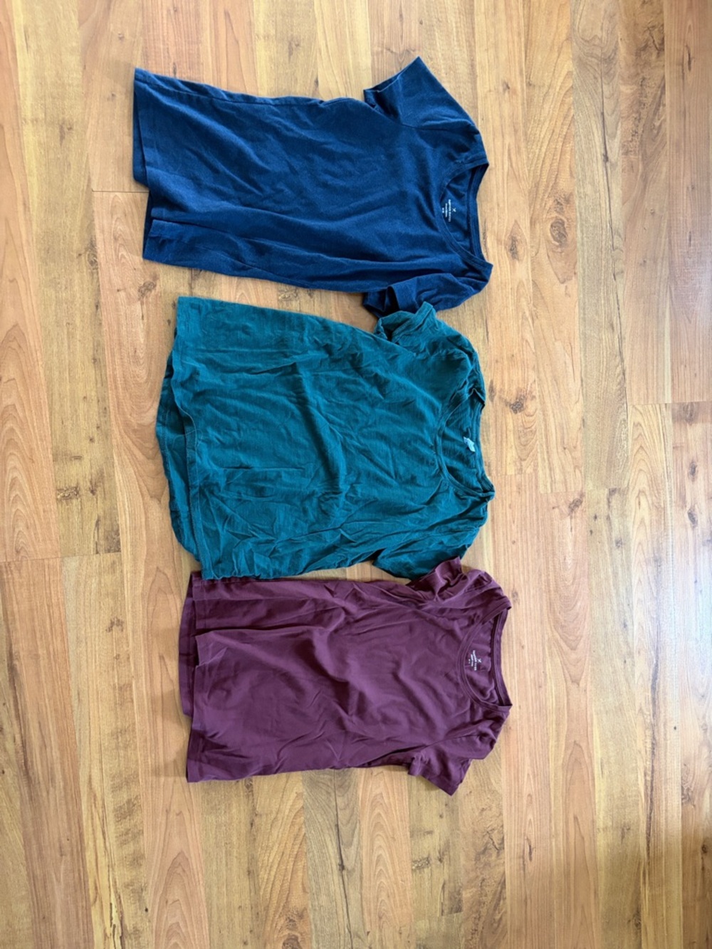 Denver’s Hayes Size Medium Three Short-Sleeve Crew Tees - Great Condition